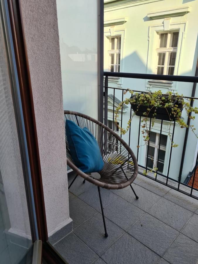 Apartments Bastova, Stela & Mia Apartments Братислава Екстериор снимка