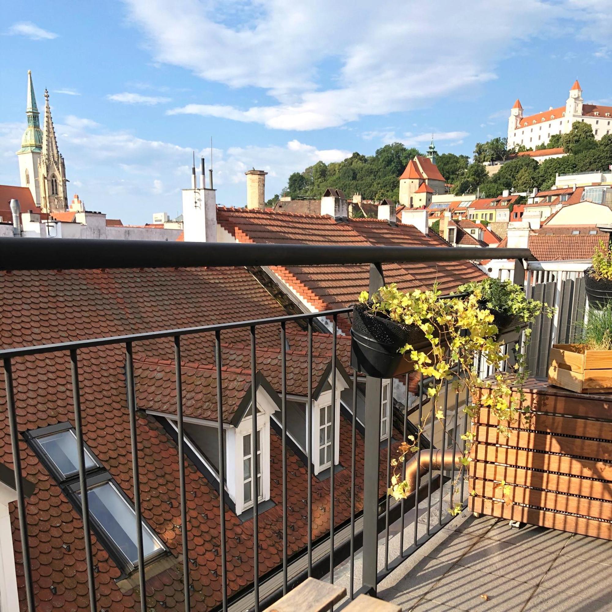 Apartments Bastova, Stela & Mia Apartments Братислава Екстериор снимка