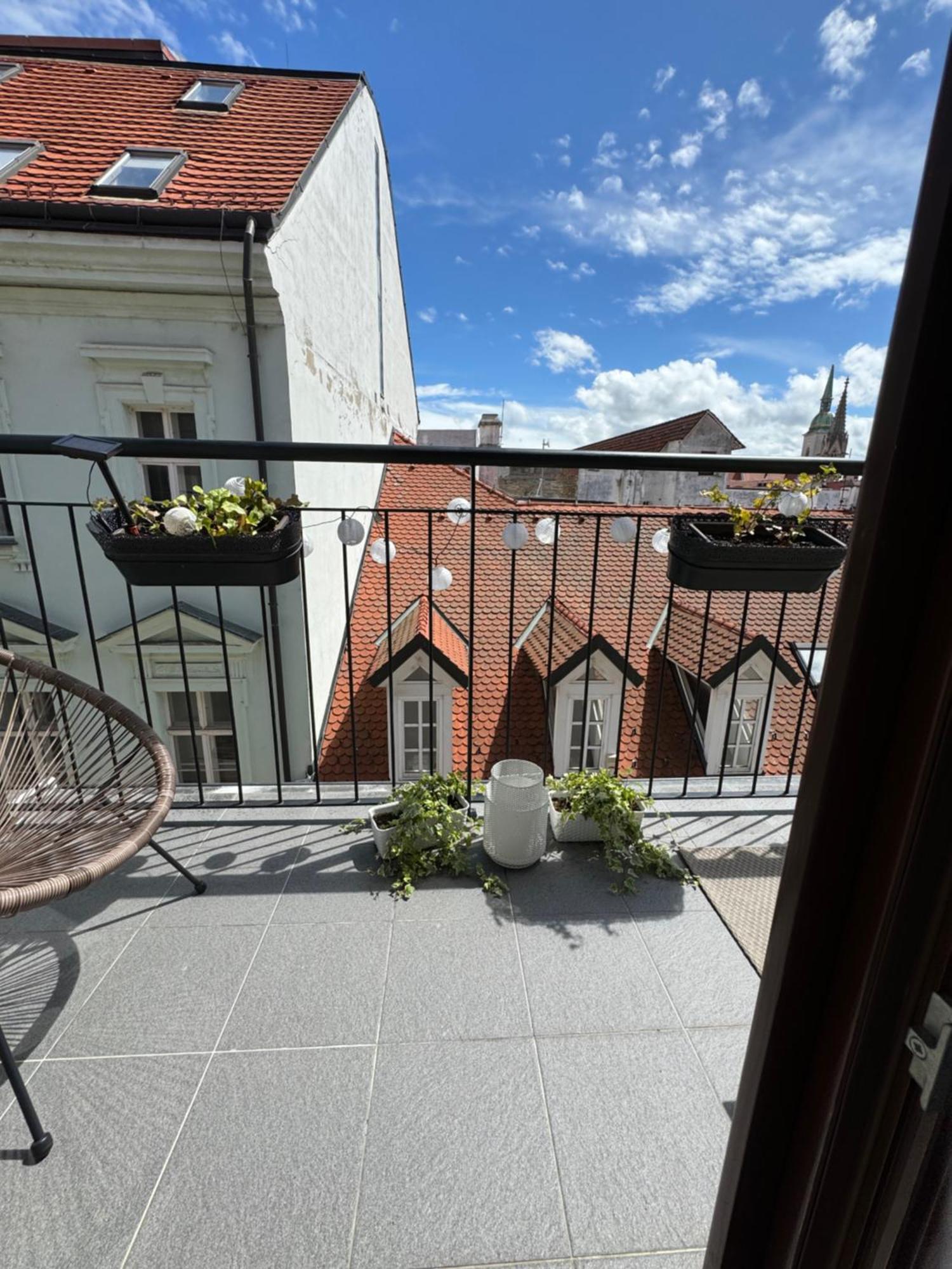 Apartments Bastova, Stela & Mia Apartments Братислава Екстериор снимка